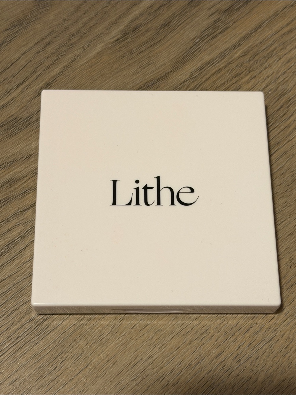 Lithe Cream Blush Compact — Soft Pink Finish